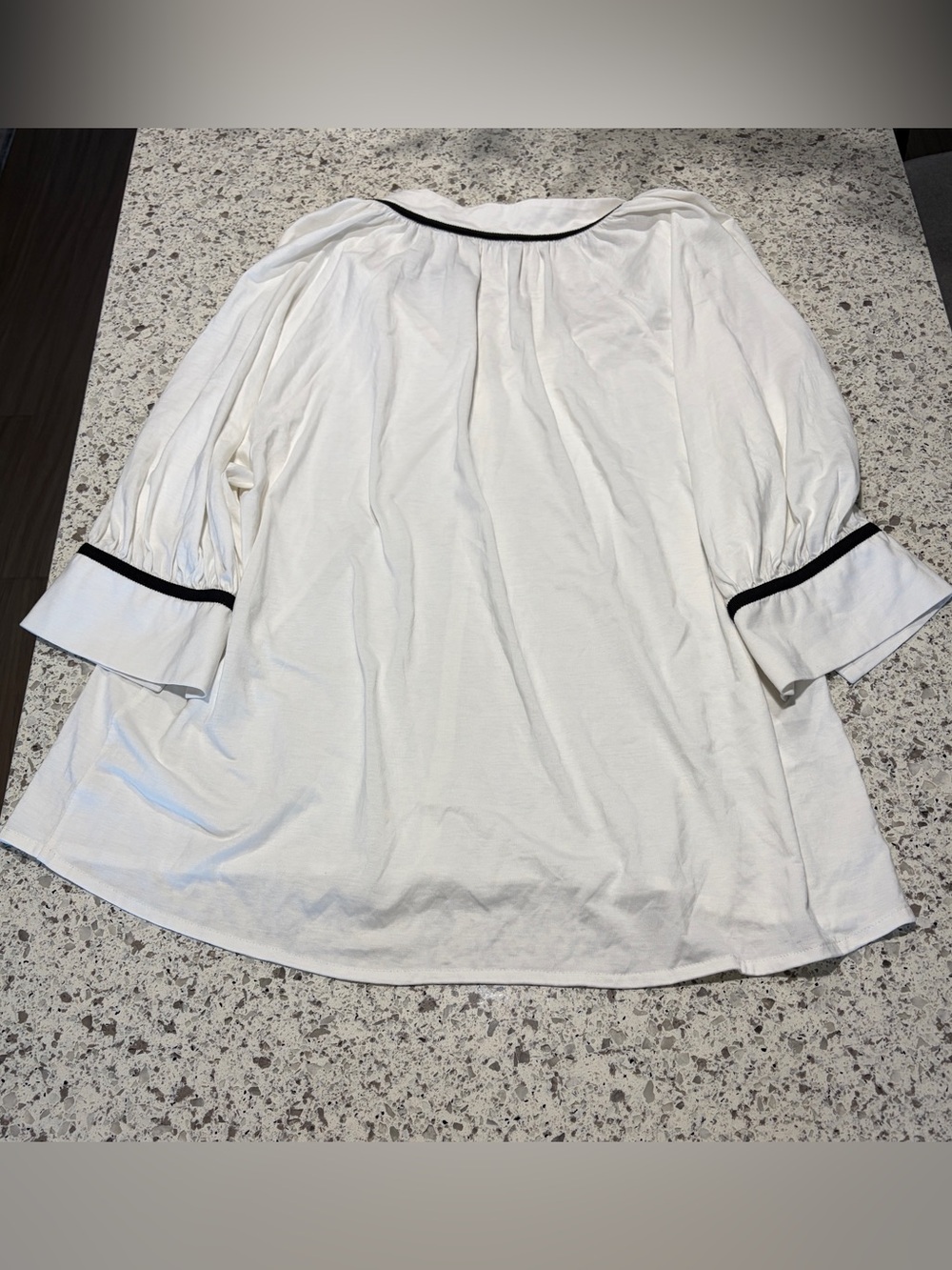 Carolina Herrera White Blouse with Red Logo Tag - Picture 6 of 6